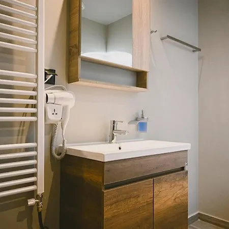 Downtown Hideaway Salonic