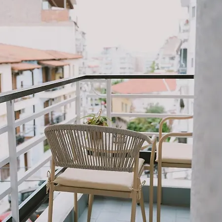 Downtown Hideaway *