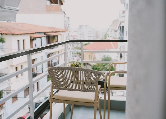 Downtown Hideaway *